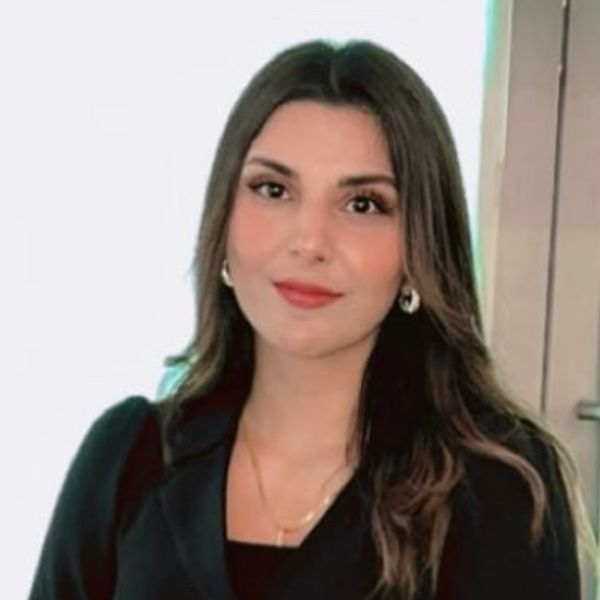 Harneet Kaur, Associate